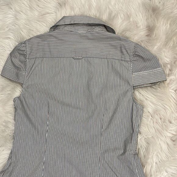 𝅺BCBGMAXAZRIA Striped Peplum Split Neck Top Sz S - Picture 8 of 15
